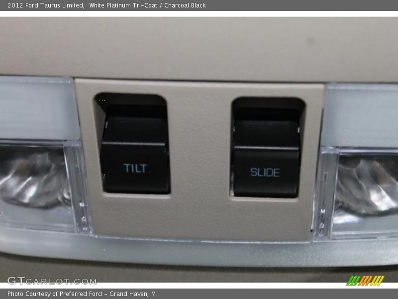White Platinum Tri-Coat / Charcoal Black 2012 Ford Taurus Limited
