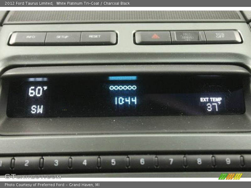 White Platinum Tri-Coat / Charcoal Black 2012 Ford Taurus Limited