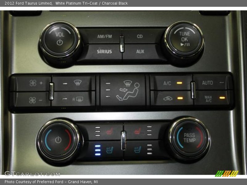 White Platinum Tri-Coat / Charcoal Black 2012 Ford Taurus Limited