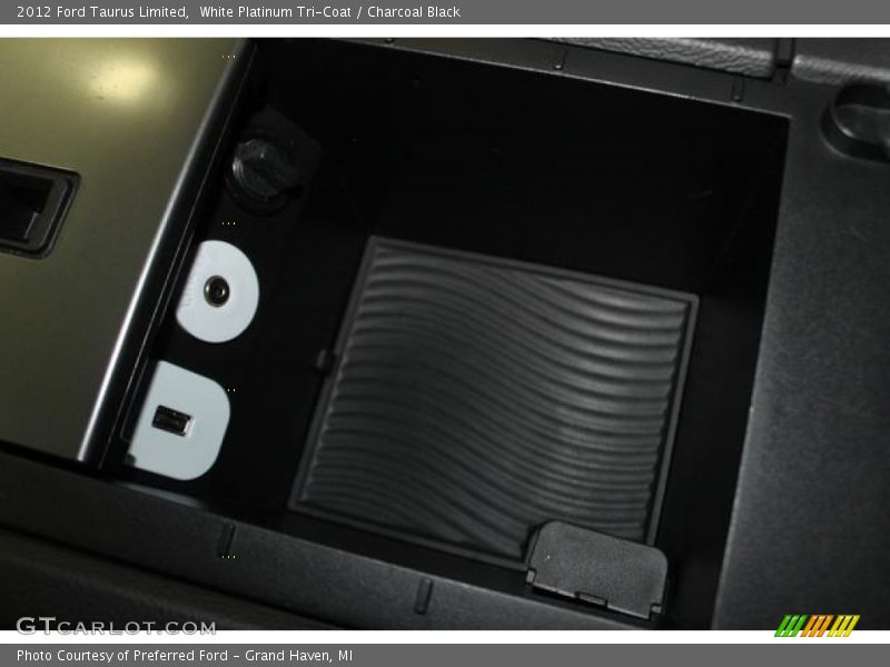 White Platinum Tri-Coat / Charcoal Black 2012 Ford Taurus Limited