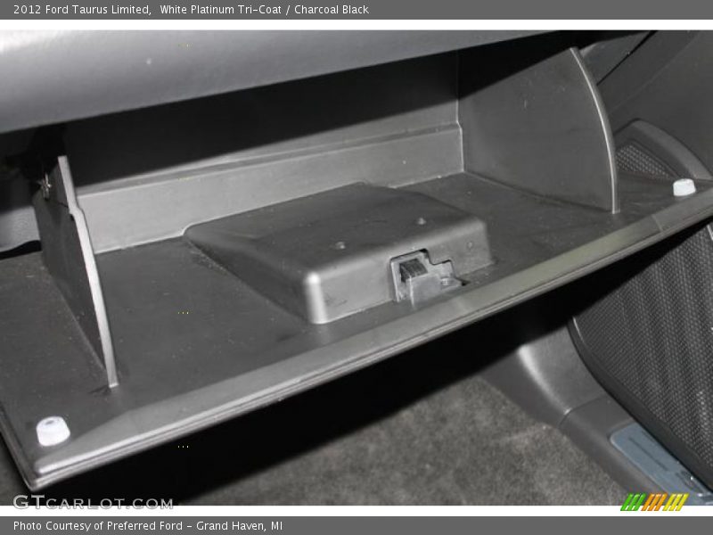 White Platinum Tri-Coat / Charcoal Black 2012 Ford Taurus Limited