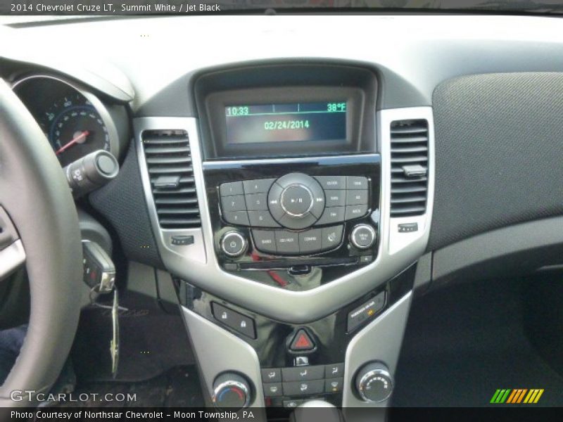 Summit White / Jet Black 2014 Chevrolet Cruze LT