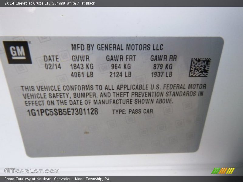 Summit White / Jet Black 2014 Chevrolet Cruze LT