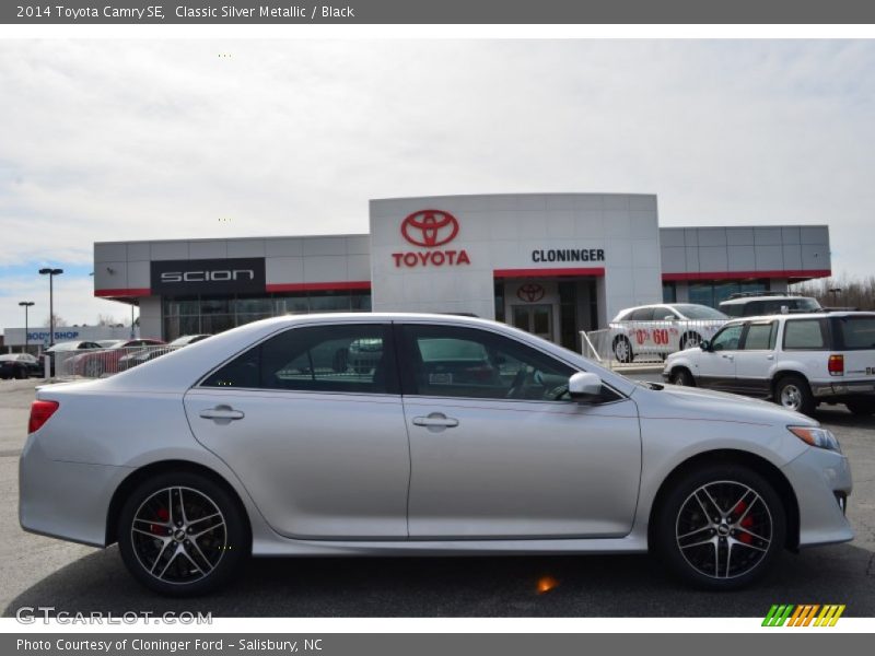 Classic Silver Metallic / Black 2014 Toyota Camry SE