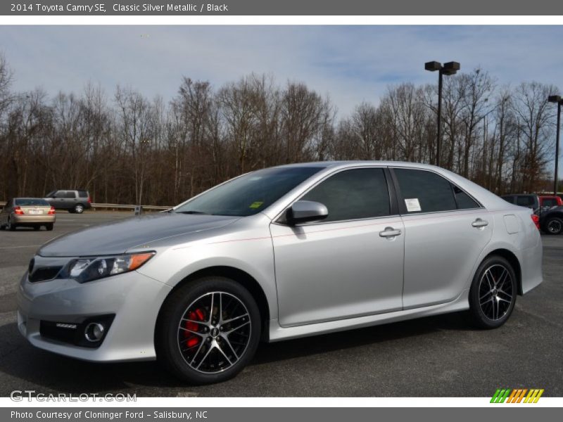 Classic Silver Metallic / Black 2014 Toyota Camry SE