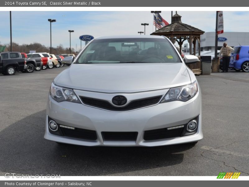 Classic Silver Metallic / Black 2014 Toyota Camry SE