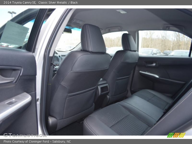 Classic Silver Metallic / Black 2014 Toyota Camry SE
