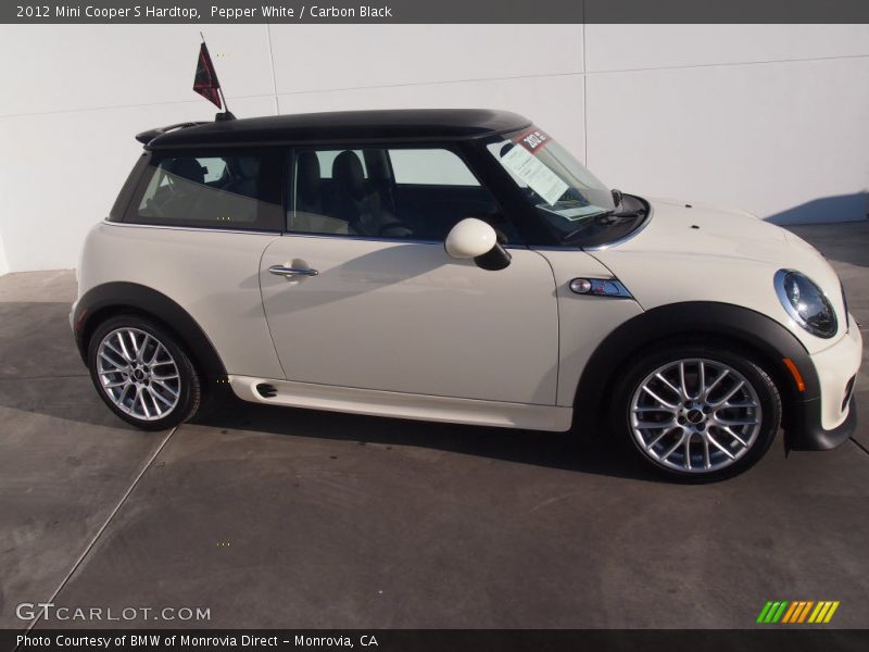 Pepper White / Carbon Black 2012 Mini Cooper S Hardtop