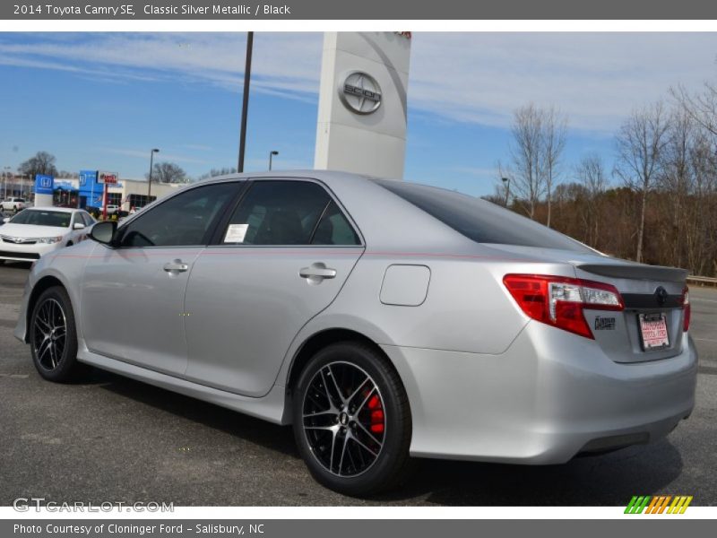 Classic Silver Metallic / Black 2014 Toyota Camry SE