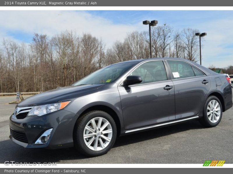 Magnetic Gray Metallic / Ash 2014 Toyota Camry XLE