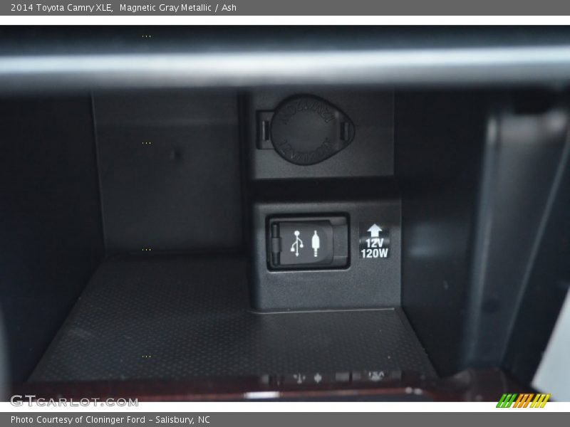 Magnetic Gray Metallic / Ash 2014 Toyota Camry XLE