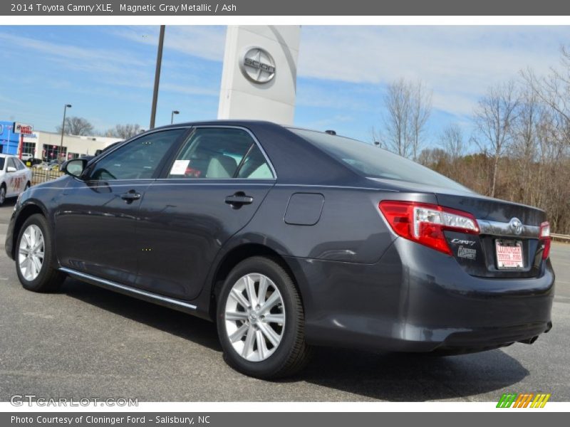 Magnetic Gray Metallic / Ash 2014 Toyota Camry XLE