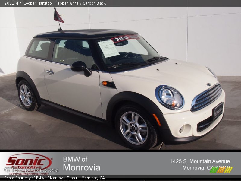 Pepper White / Carbon Black 2011 Mini Cooper Hardtop