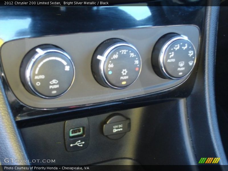 Bright Silver Metallic / Black 2012 Chrysler 200 Limited Sedan