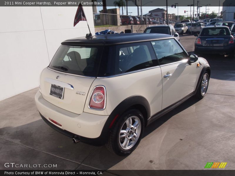 Pepper White / Carbon Black 2011 Mini Cooper Hardtop