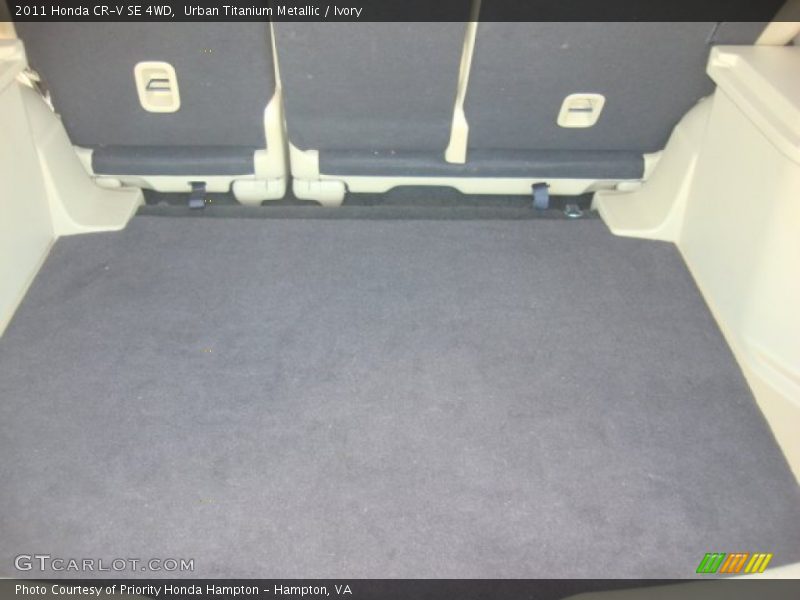 Urban Titanium Metallic / Ivory 2011 Honda CR-V SE 4WD