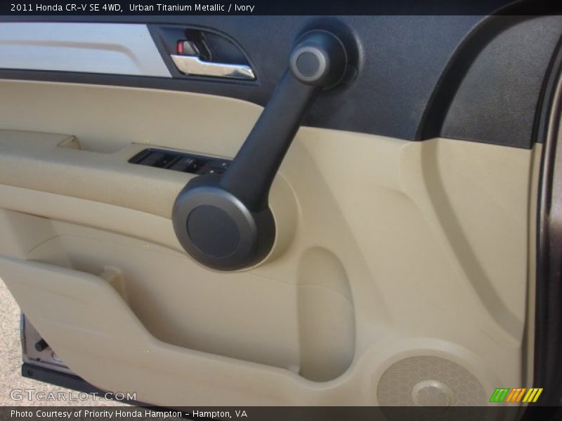 Urban Titanium Metallic / Ivory 2011 Honda CR-V SE 4WD