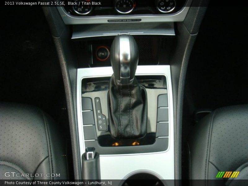 Black / Titan Black 2013 Volkswagen Passat 2.5L SE