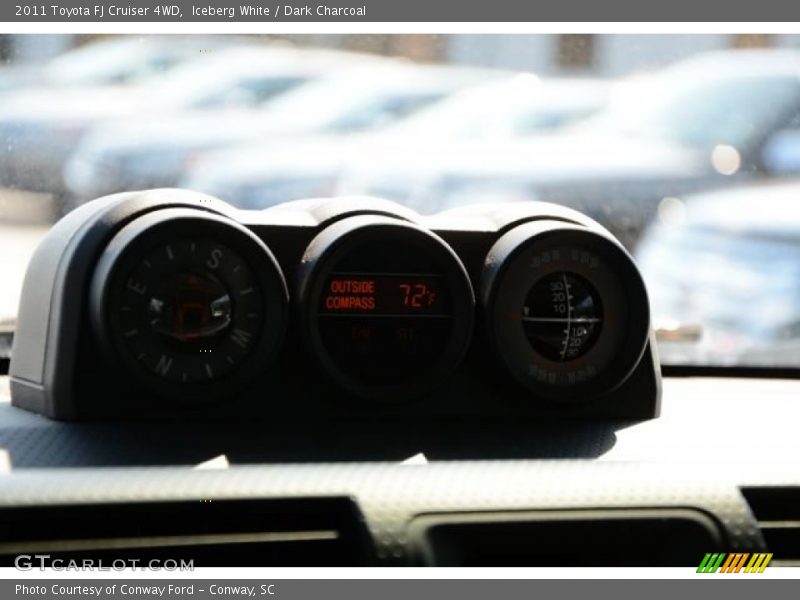 Iceberg White / Dark Charcoal 2011 Toyota FJ Cruiser 4WD