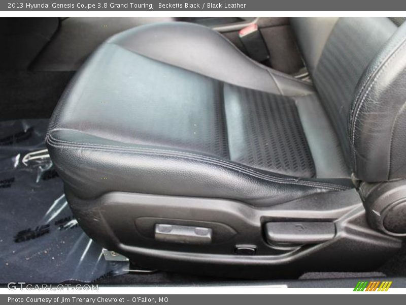 Becketts Black / Black Leather 2013 Hyundai Genesis Coupe 3.8 Grand Touring