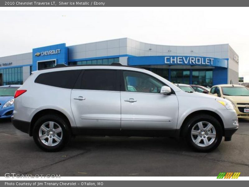 Silver Ice Metallic / Ebony 2010 Chevrolet Traverse LT