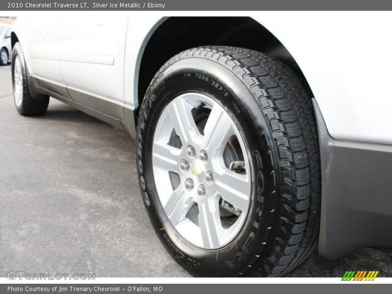 Silver Ice Metallic / Ebony 2010 Chevrolet Traverse LT