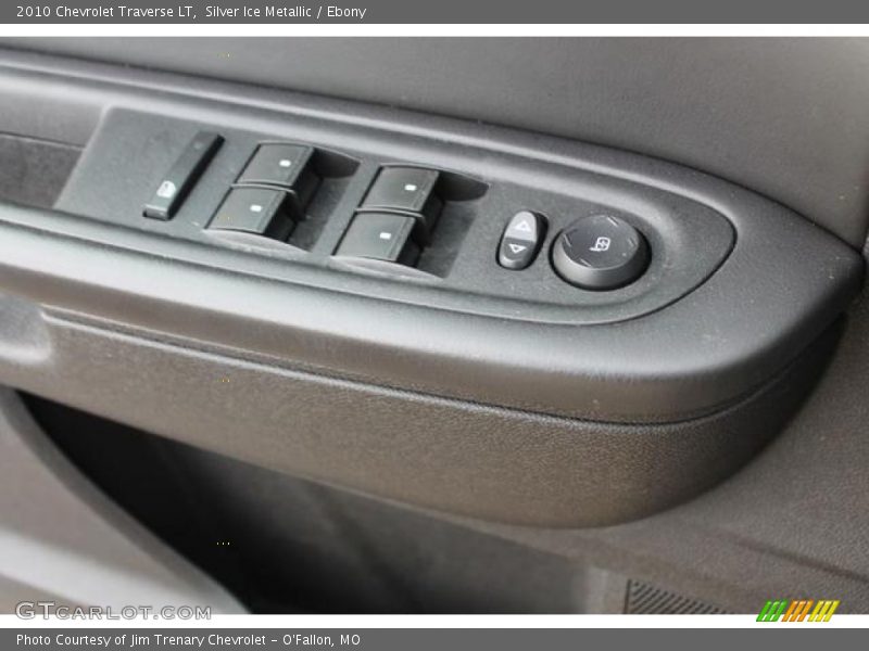 Silver Ice Metallic / Ebony 2010 Chevrolet Traverse LT