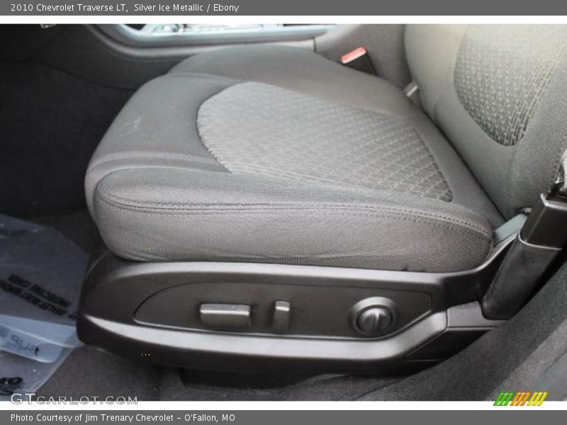 Silver Ice Metallic / Ebony 2010 Chevrolet Traverse LT
