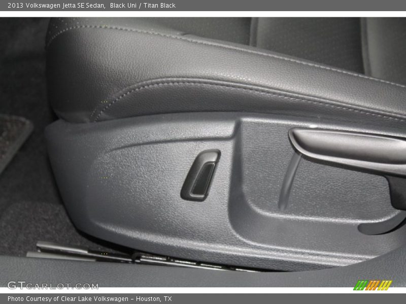 Black Uni / Titan Black 2013 Volkswagen Jetta SE Sedan