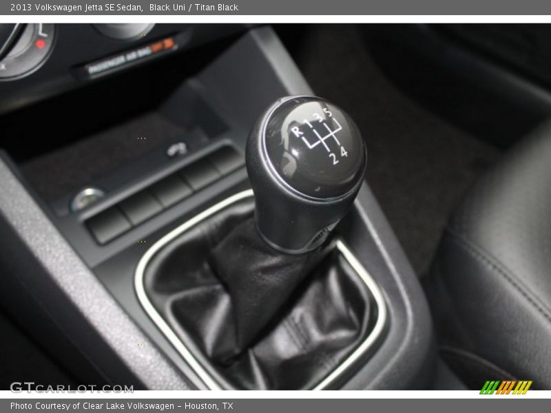 Black Uni / Titan Black 2013 Volkswagen Jetta SE Sedan