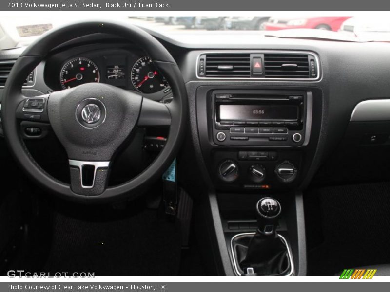 Black Uni / Titan Black 2013 Volkswagen Jetta SE Sedan