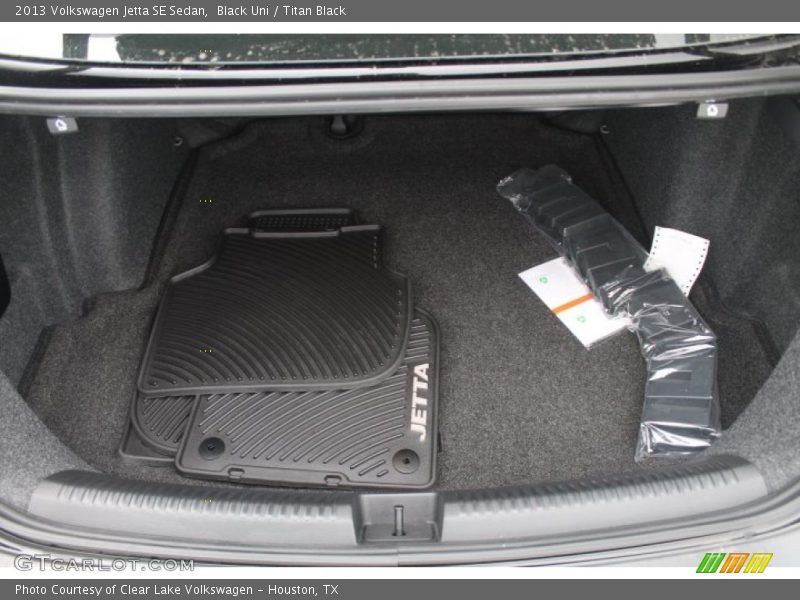 Black Uni / Titan Black 2013 Volkswagen Jetta SE Sedan