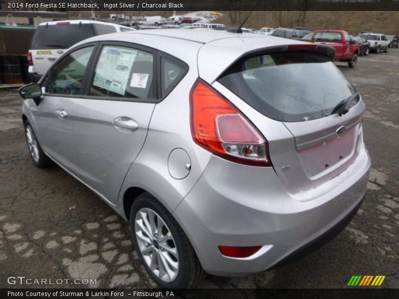 Ingot Silver / Charcoal Black 2014 Ford Fiesta SE Hatchback
