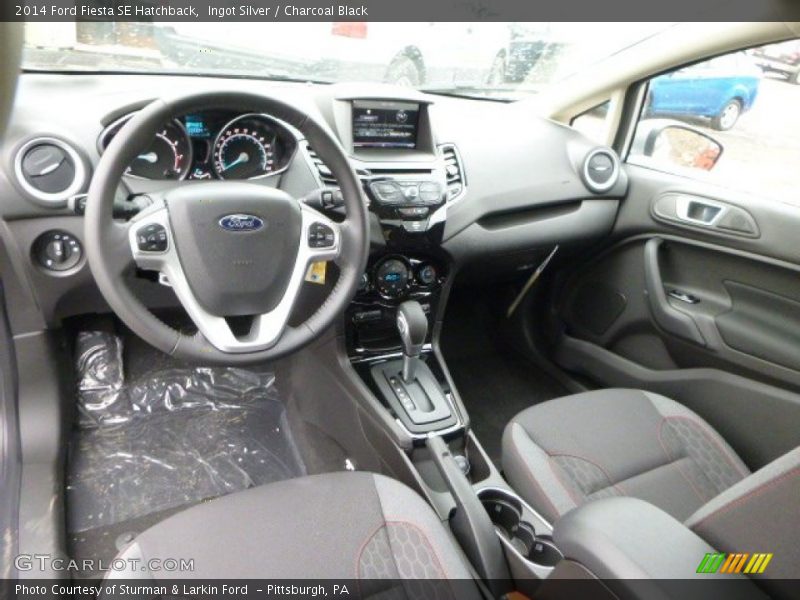 Ingot Silver / Charcoal Black 2014 Ford Fiesta SE Hatchback