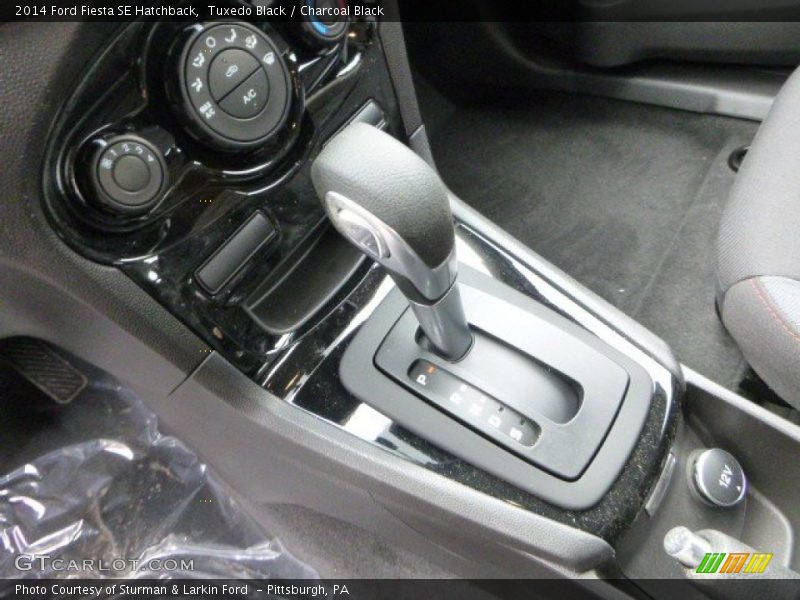 Tuxedo Black / Charcoal Black 2014 Ford Fiesta SE Hatchback