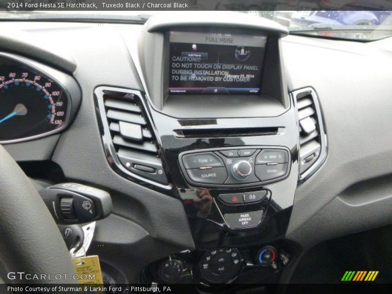 Tuxedo Black / Charcoal Black 2014 Ford Fiesta SE Hatchback