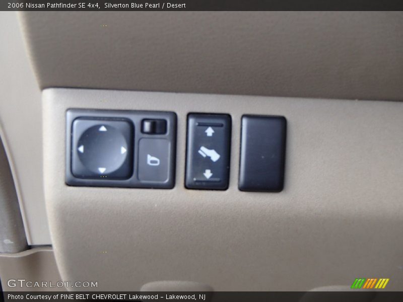 Silverton Blue Pearl / Desert 2006 Nissan Pathfinder SE 4x4