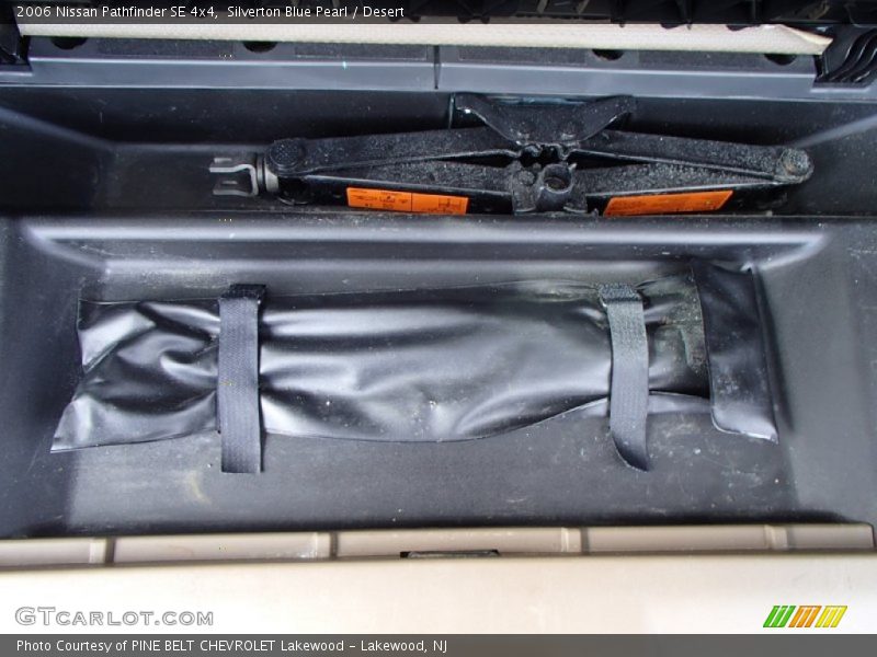 Silverton Blue Pearl / Desert 2006 Nissan Pathfinder SE 4x4