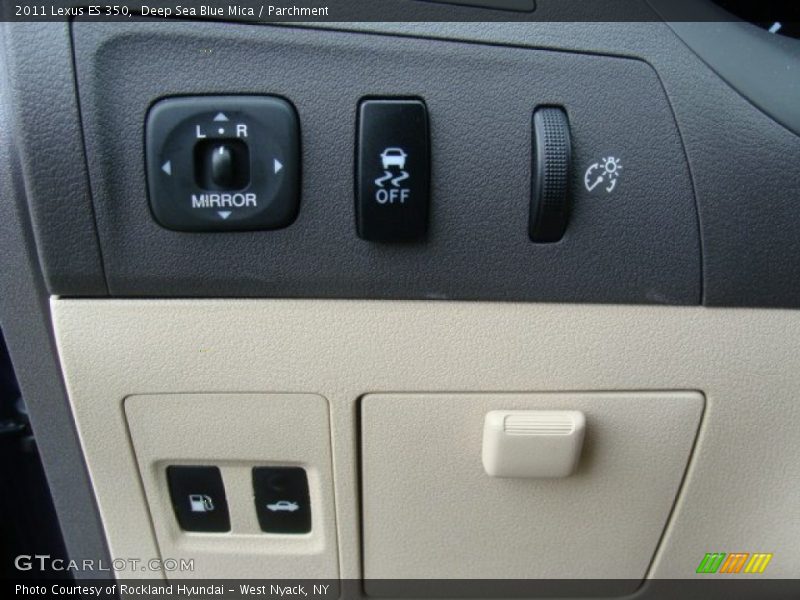 Deep Sea Blue Mica / Parchment 2011 Lexus ES 350