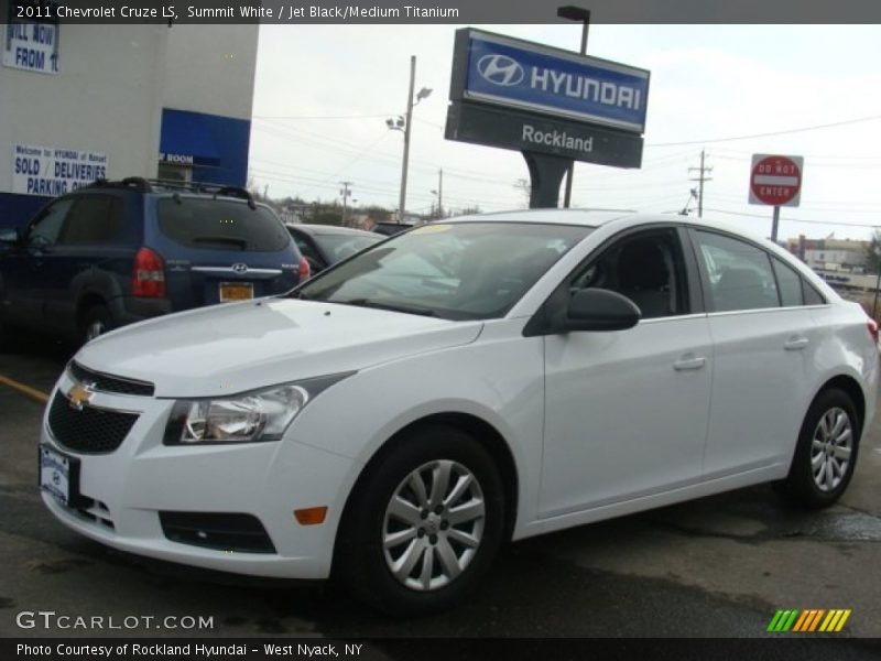 Summit White / Jet Black/Medium Titanium 2011 Chevrolet Cruze LS