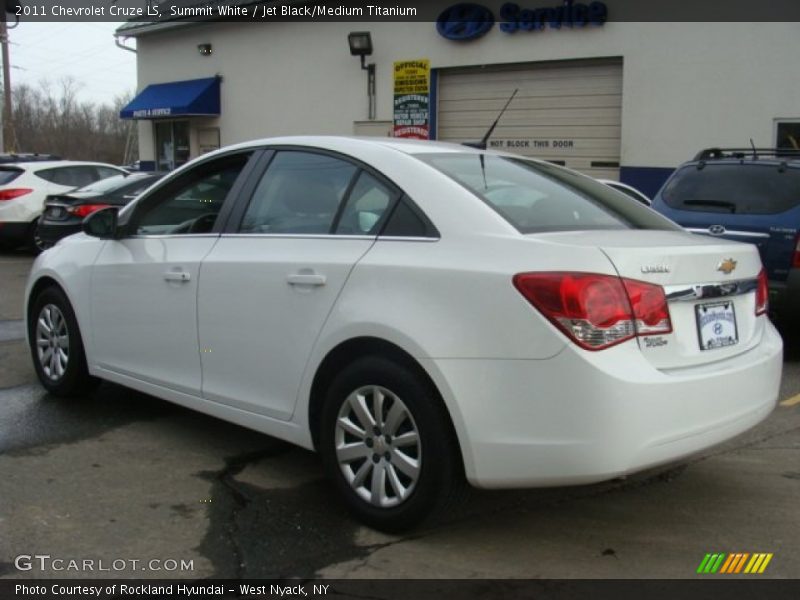 Summit White / Jet Black/Medium Titanium 2011 Chevrolet Cruze LS