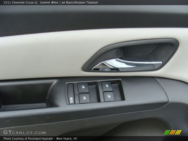 Summit White / Jet Black/Medium Titanium 2011 Chevrolet Cruze LS