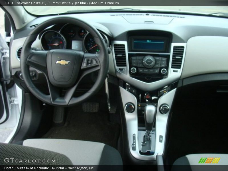 Summit White / Jet Black/Medium Titanium 2011 Chevrolet Cruze LS