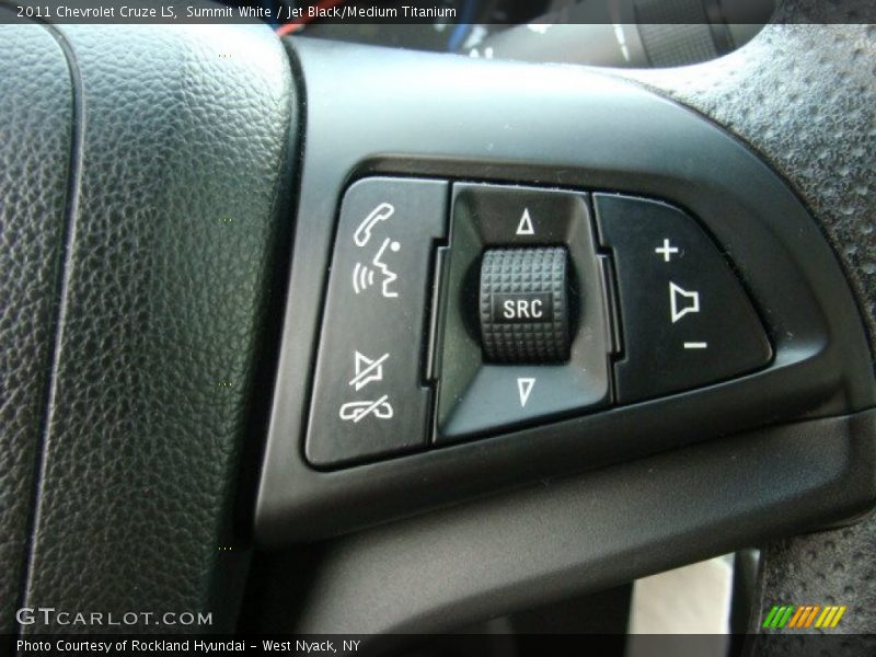 Summit White / Jet Black/Medium Titanium 2011 Chevrolet Cruze LS