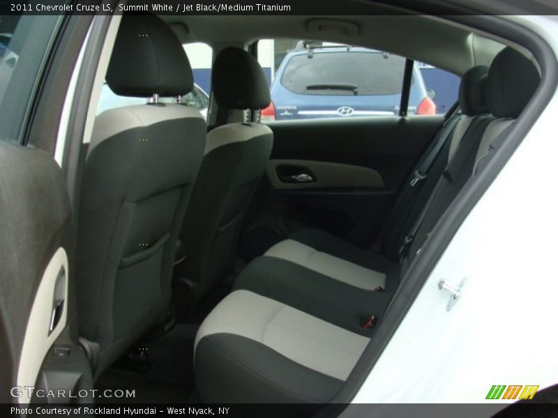 Summit White / Jet Black/Medium Titanium 2011 Chevrolet Cruze LS