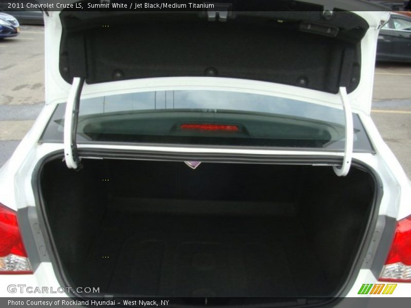 Summit White / Jet Black/Medium Titanium 2011 Chevrolet Cruze LS