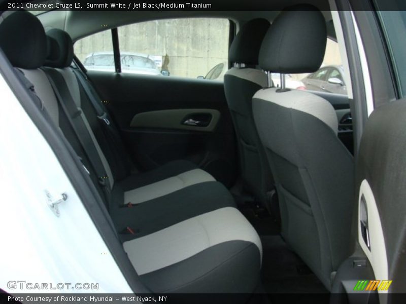 Summit White / Jet Black/Medium Titanium 2011 Chevrolet Cruze LS