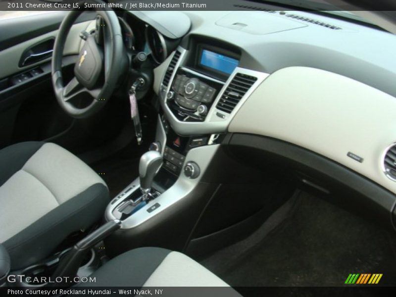 Summit White / Jet Black/Medium Titanium 2011 Chevrolet Cruze LS