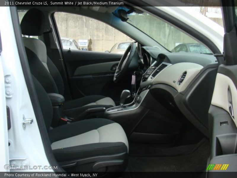Summit White / Jet Black/Medium Titanium 2011 Chevrolet Cruze LS