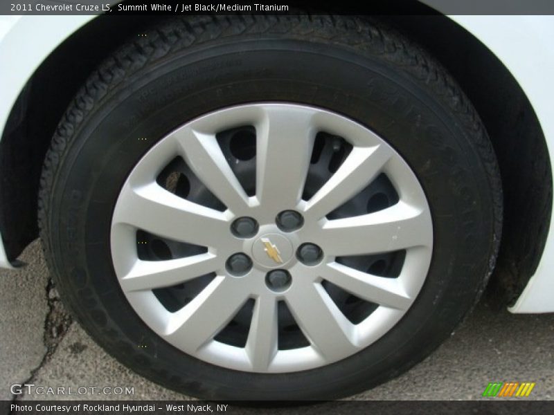 Summit White / Jet Black/Medium Titanium 2011 Chevrolet Cruze LS